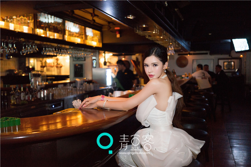 美少女宛恩清纯白裙唯美浪漫写真 温婉前凸图片唯美