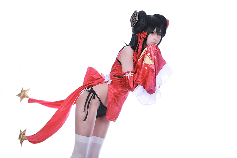 《少女前线》97式性感白丝美腿美女Cosplay