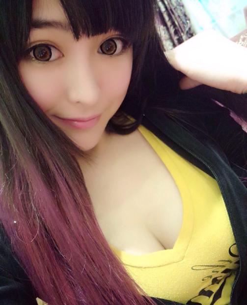 龚叶轩晒爆乳超性感诱人