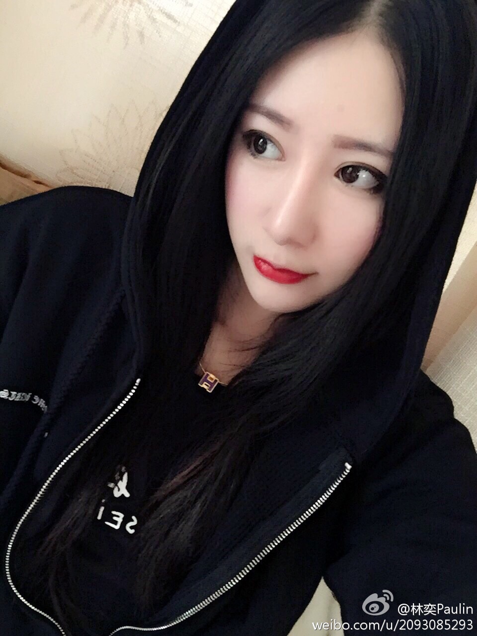穿t字裤的美女