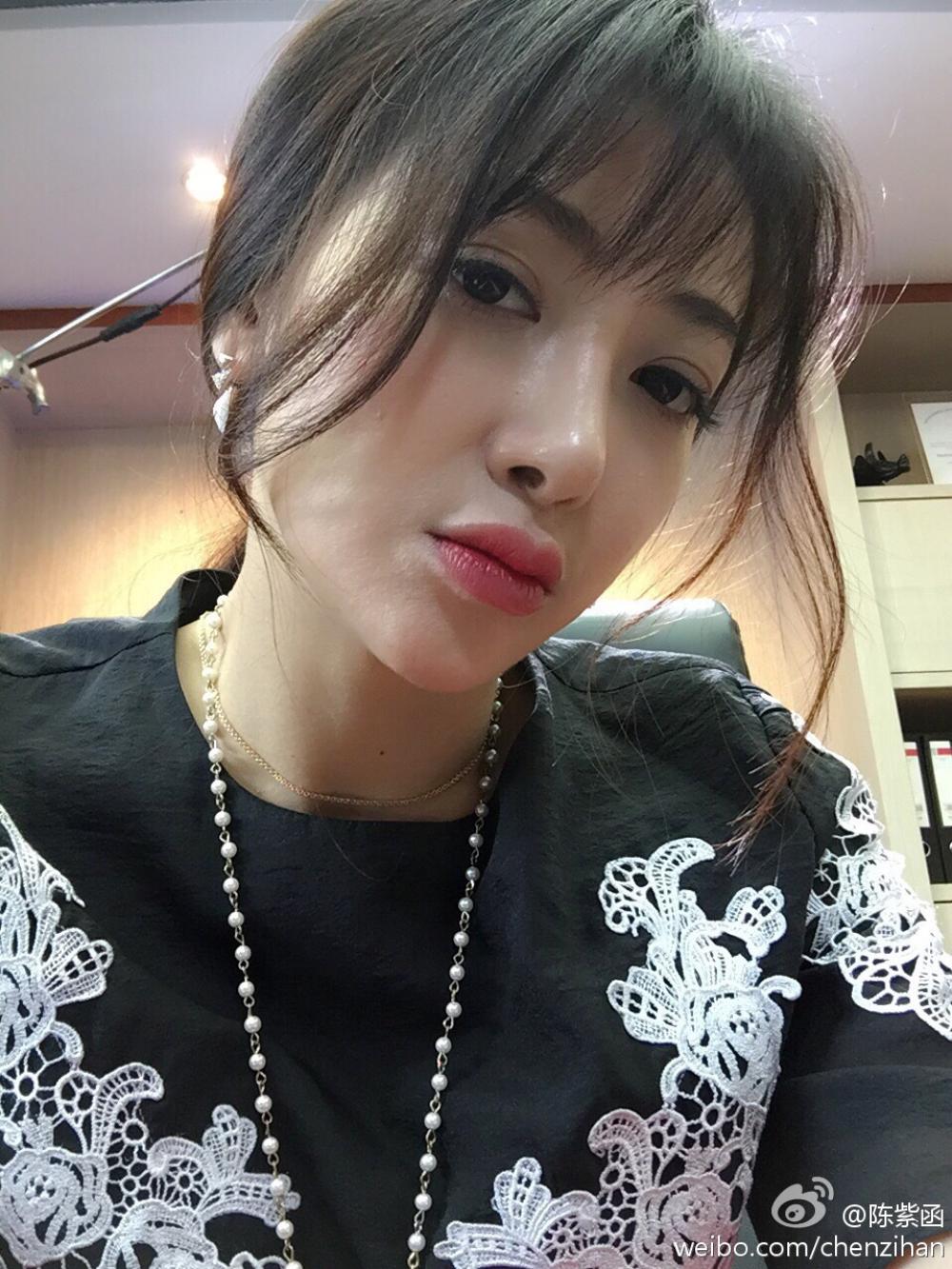帅哥美女亲嘴