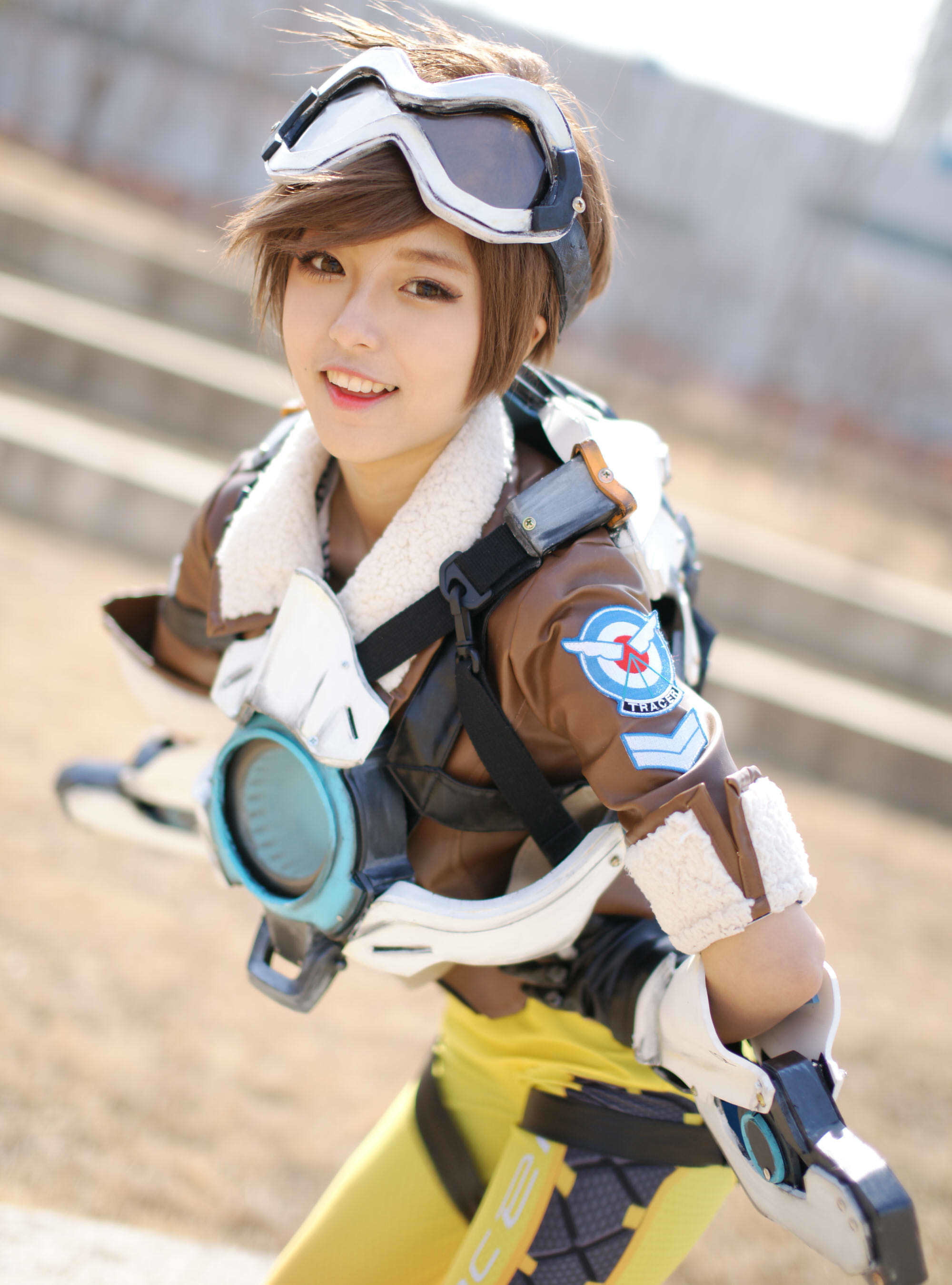 《守望先锋》猎空紧身裤美女高还原度Cosplay