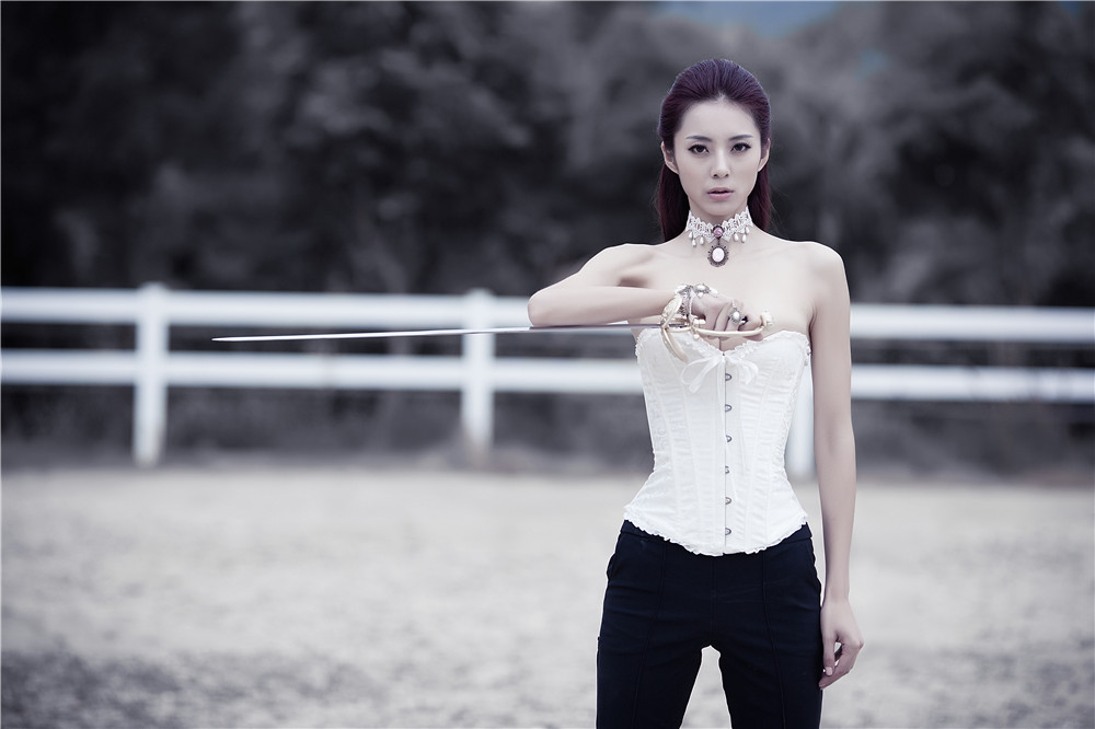 优美的素颜女神击剑气质美女