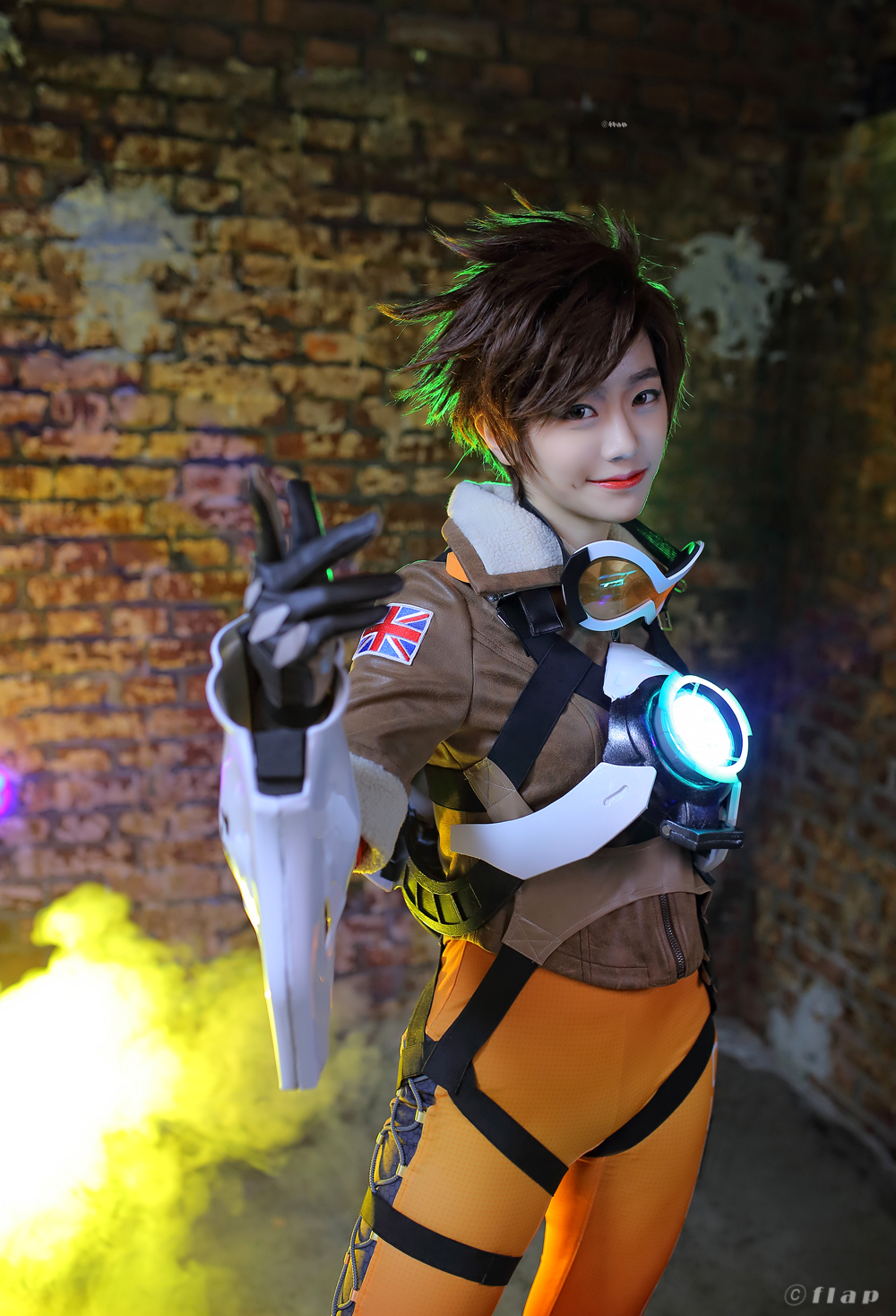 《守望先锋》猎空美腿紧身裤美女Cosplay
