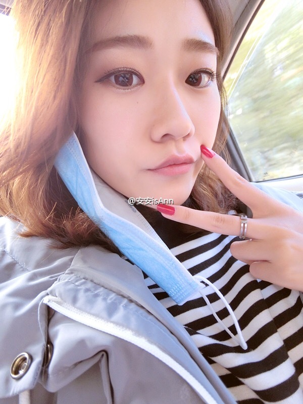 韩国美女抠b秀