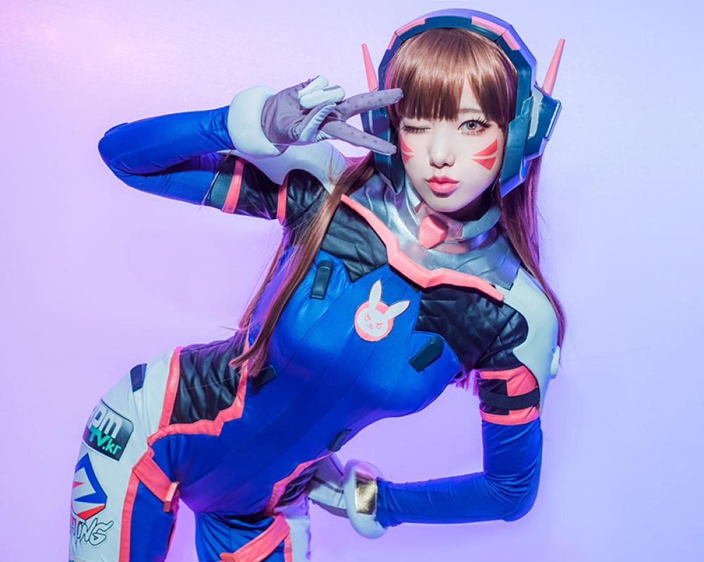 《守望先锋》D.Va紧身衣美女高还原Cosplay