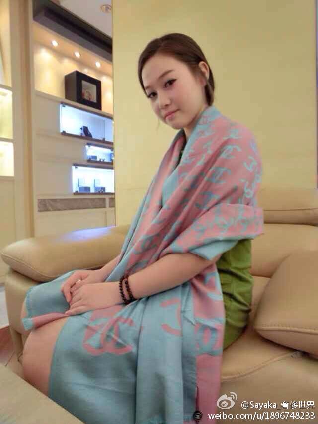 妖媚美女纹身墙纸