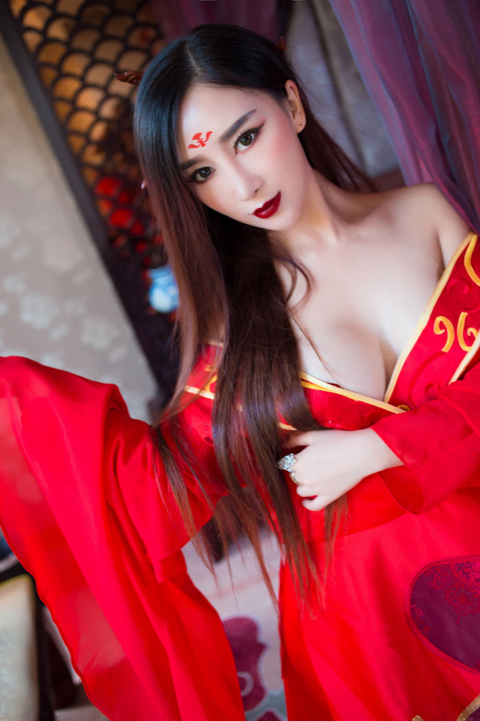 现代东方不败邹晶晶另类性感艺术摄影写真