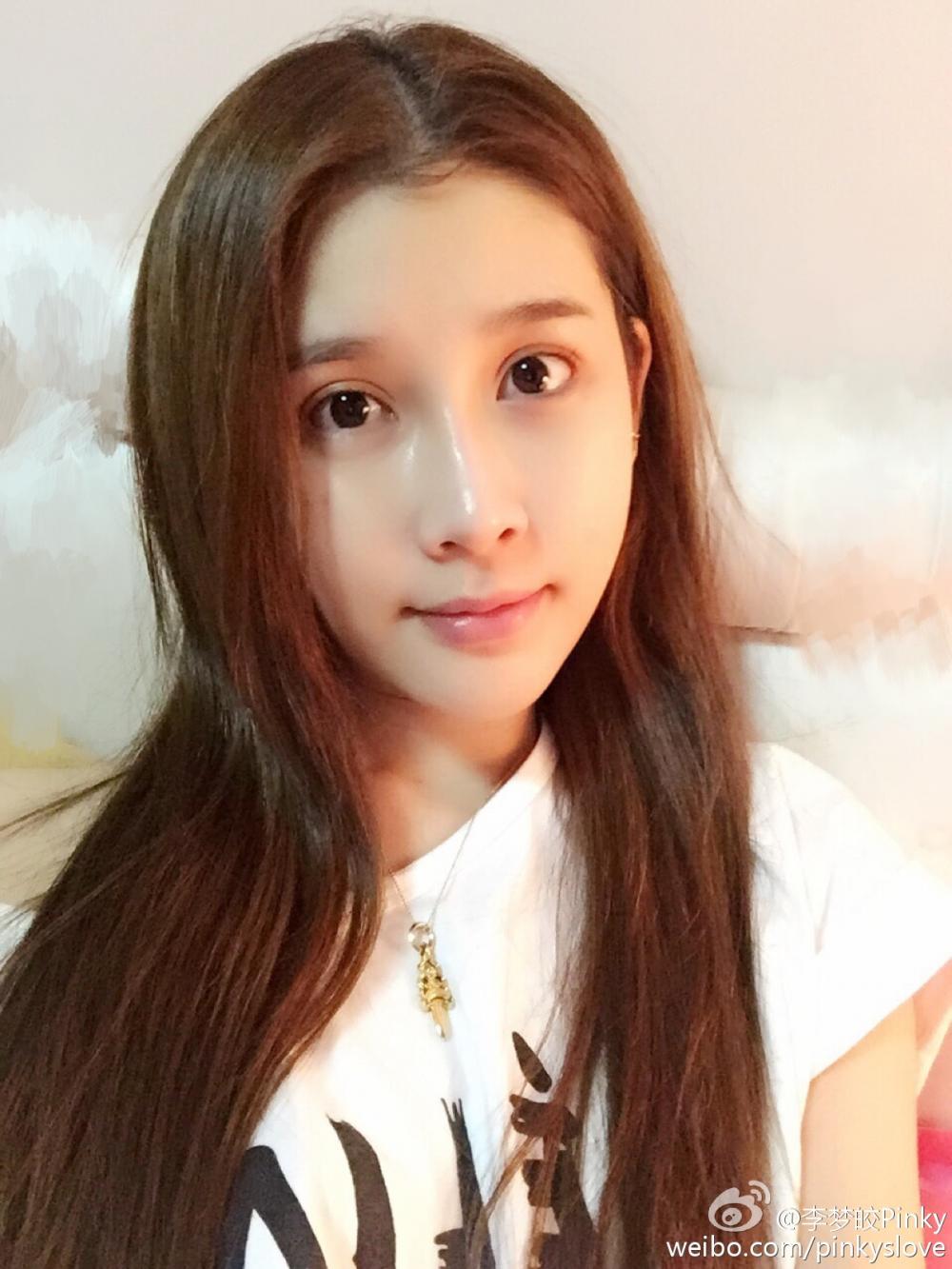 台湾第一腿模sara内衣