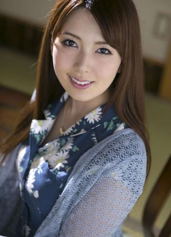 日本女优波多野结衣唯美和服大胆艺术照图片写真