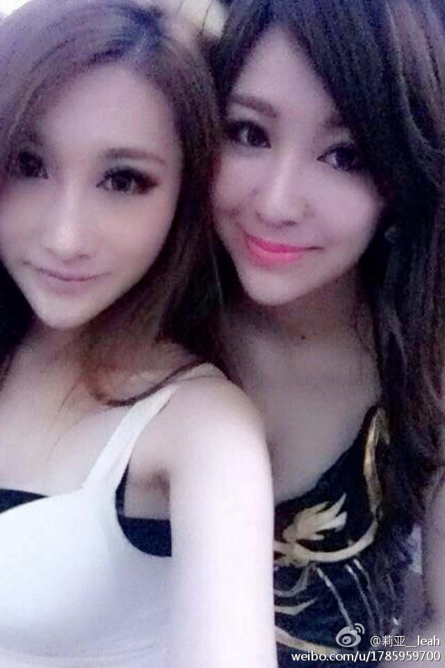 17岁美女校花全身照片