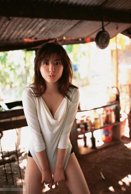 美女大明星杉本有美曝光甜美写真