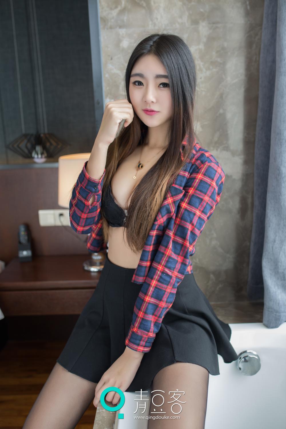 瓜子脸清纯美女可乐Vicky迷人照 勾魂的美女图片