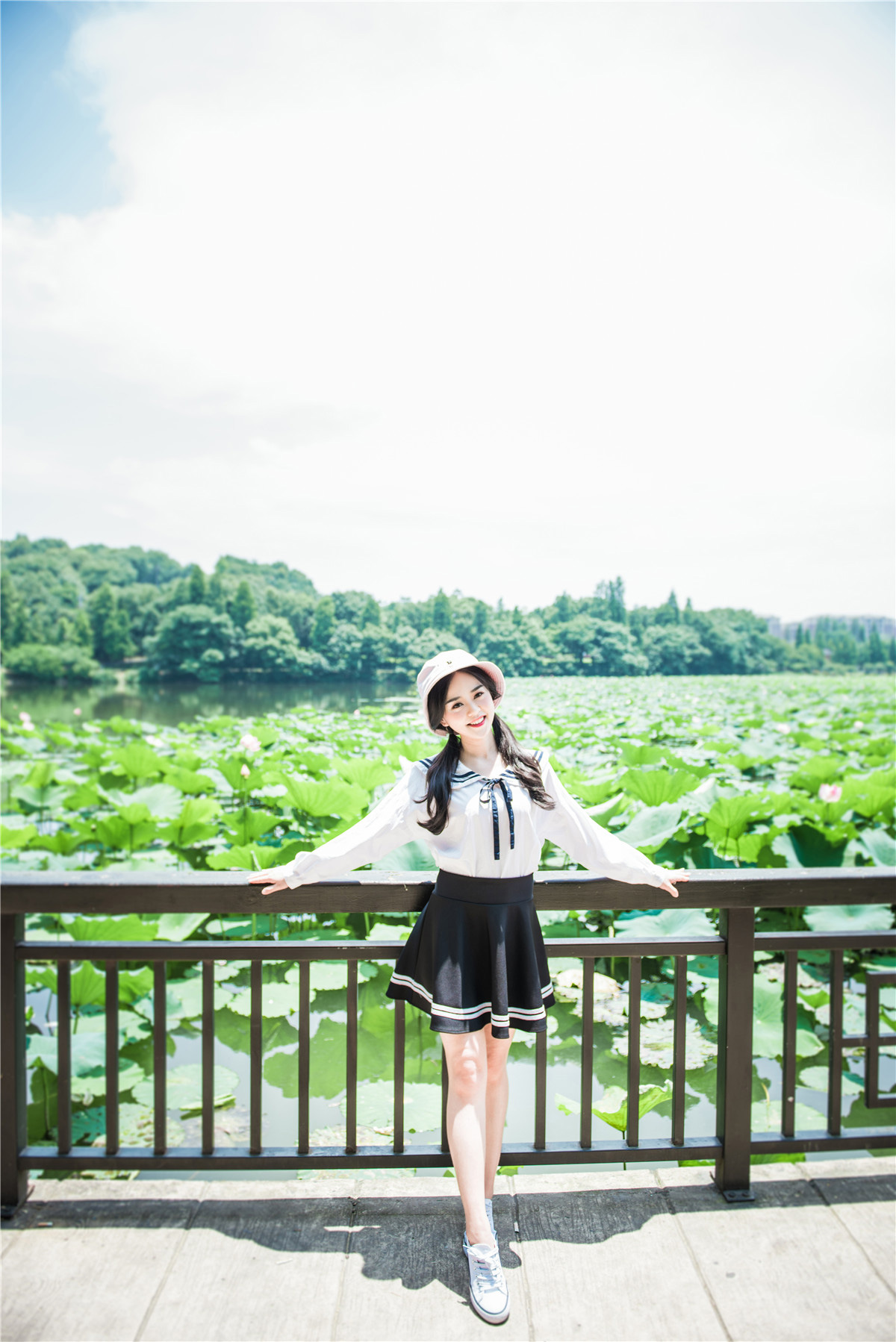 可爱学妹晒游玩美照 网友赞“氧气美女”