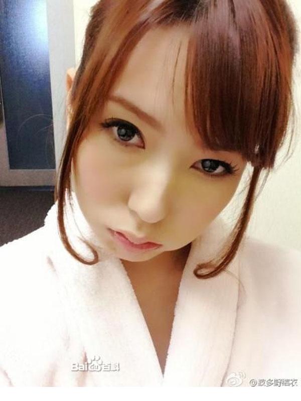 波多野结衣性感妩媚私房照