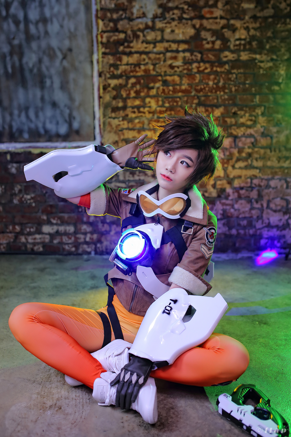 《守望先锋》猎空美腿紧身裤美女Cosplay