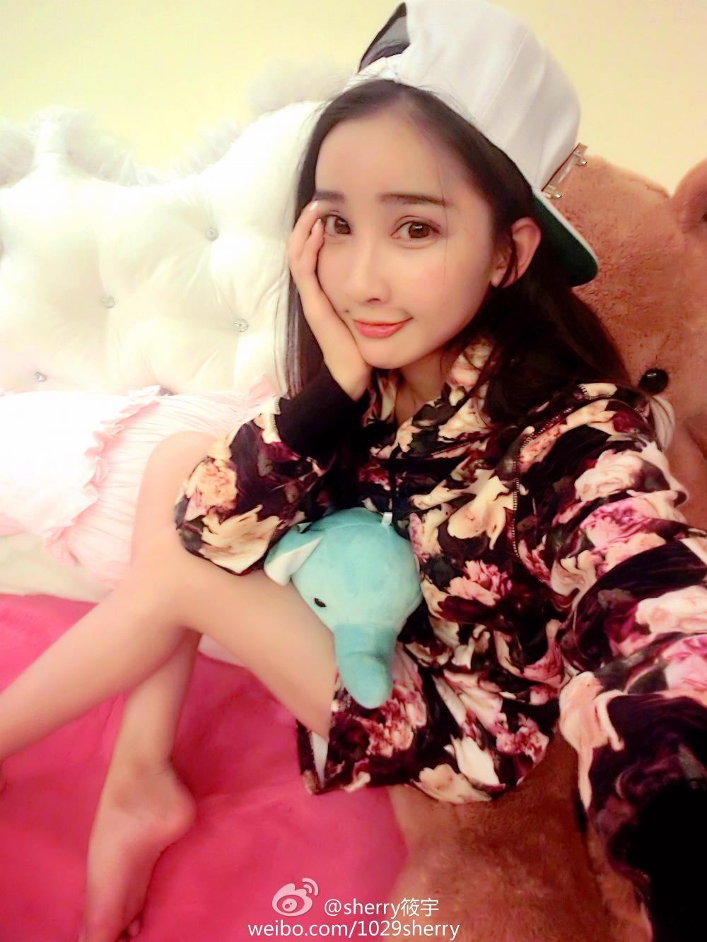 爆乳母乳夫人喷奶水