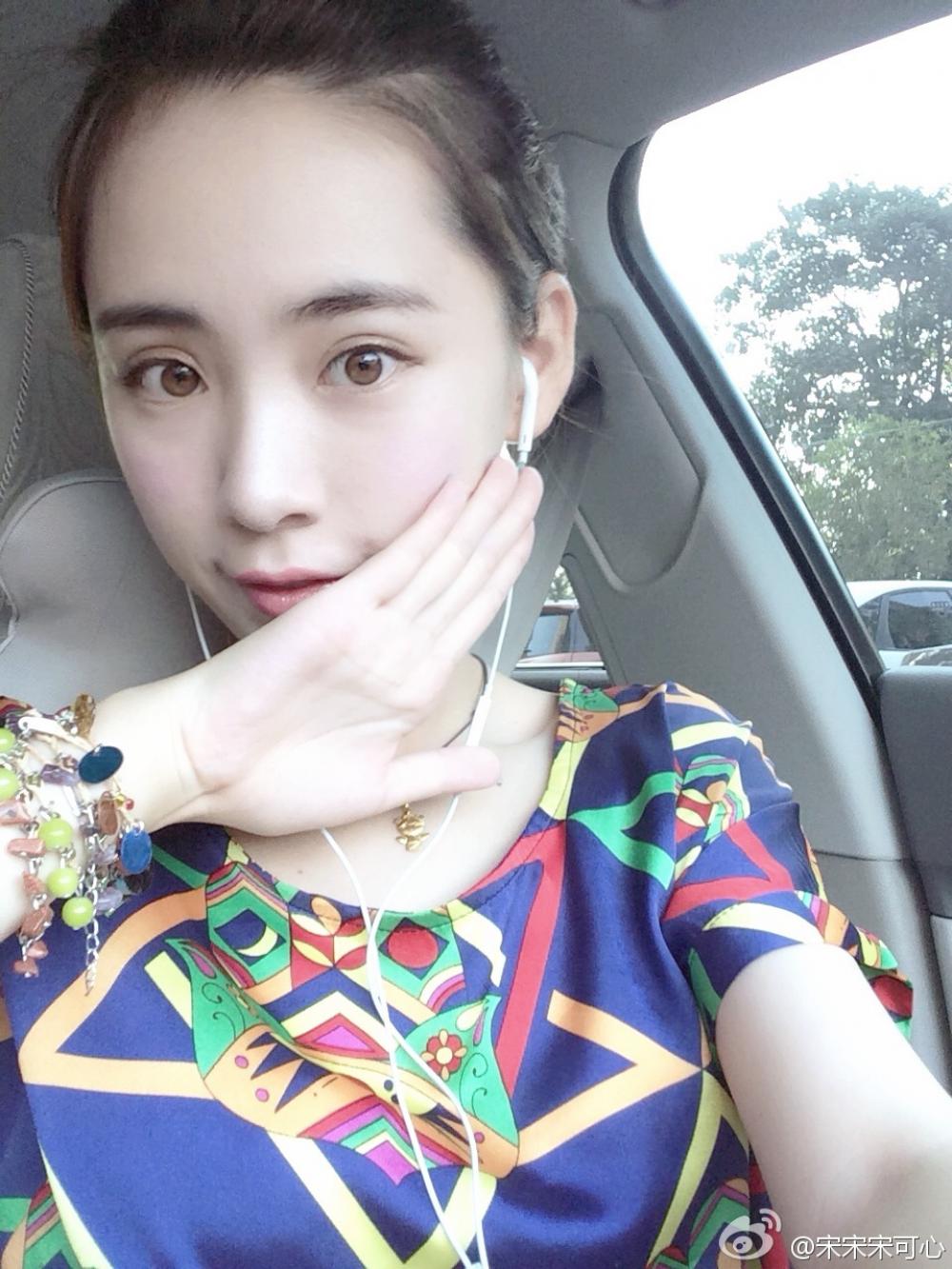 厕拍美女