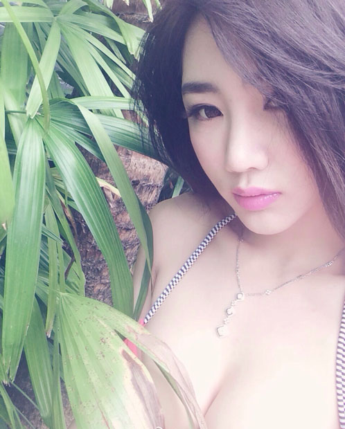 性感美女金美辛美艳自拍图片