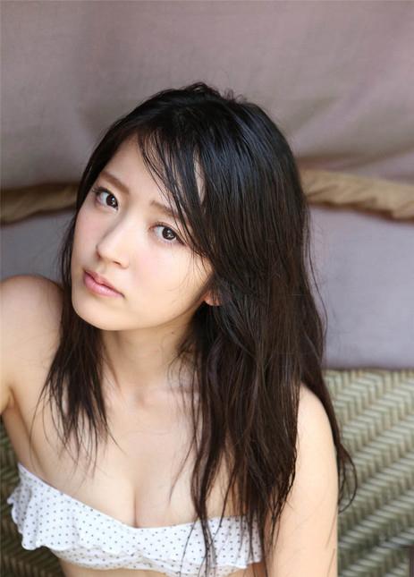 平胸日本美人铃木爱理的小性感写真