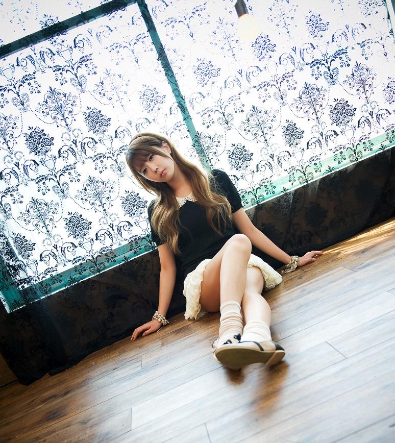 丝交韩国丝袜美女许允美唯美写真
