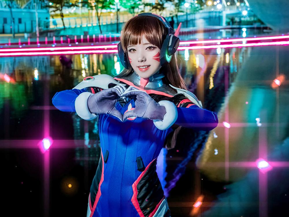 《守望先锋》D.Va紧身衣美女高还原Cosplay