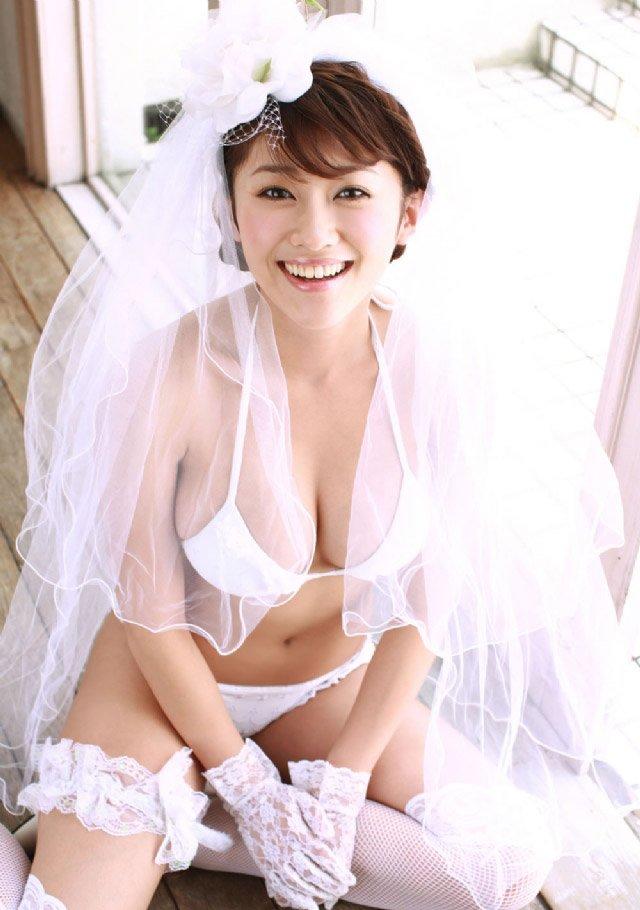 颖儿曝清纯制服写真