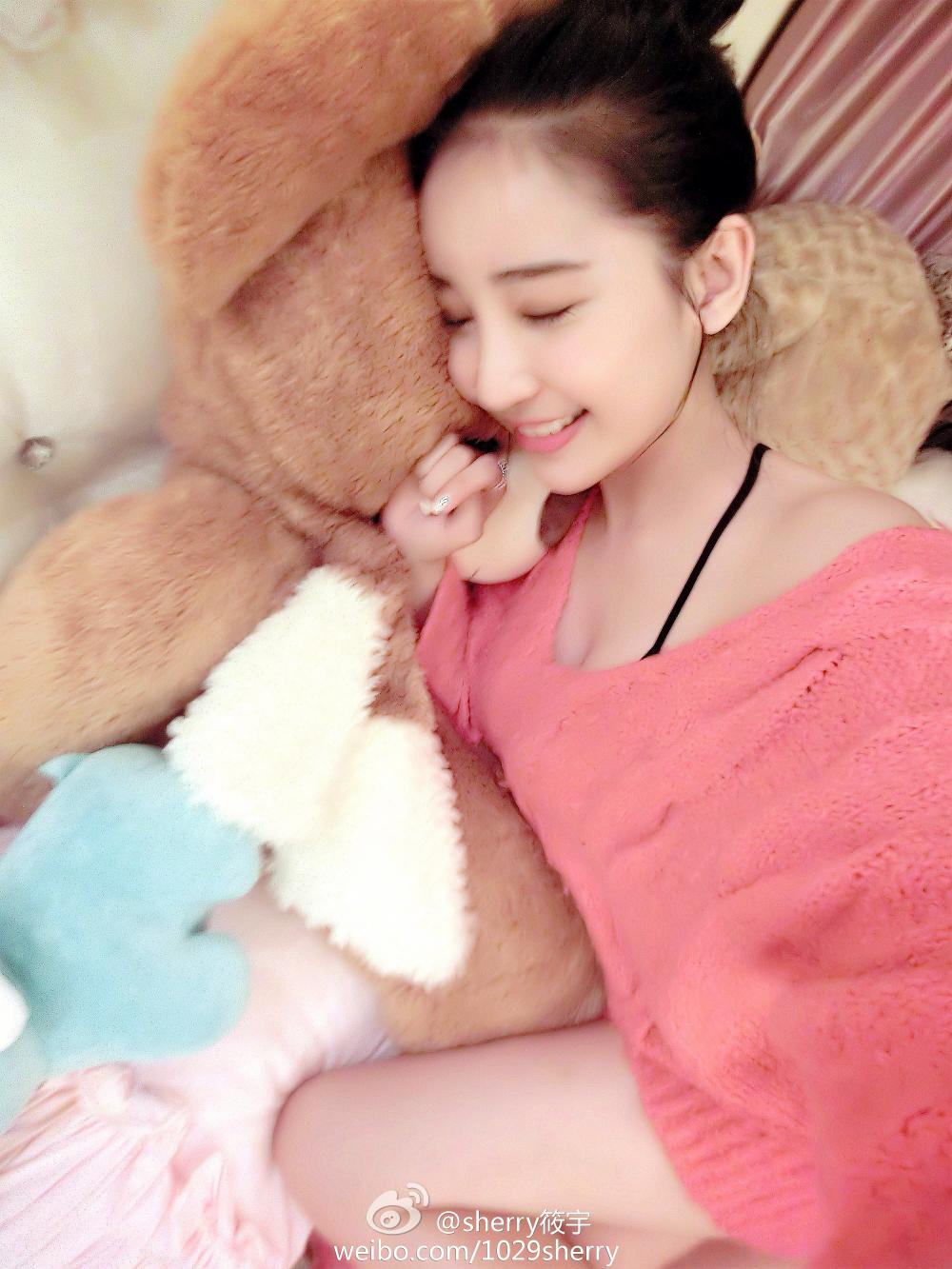 被美女大腿夹脖子图片