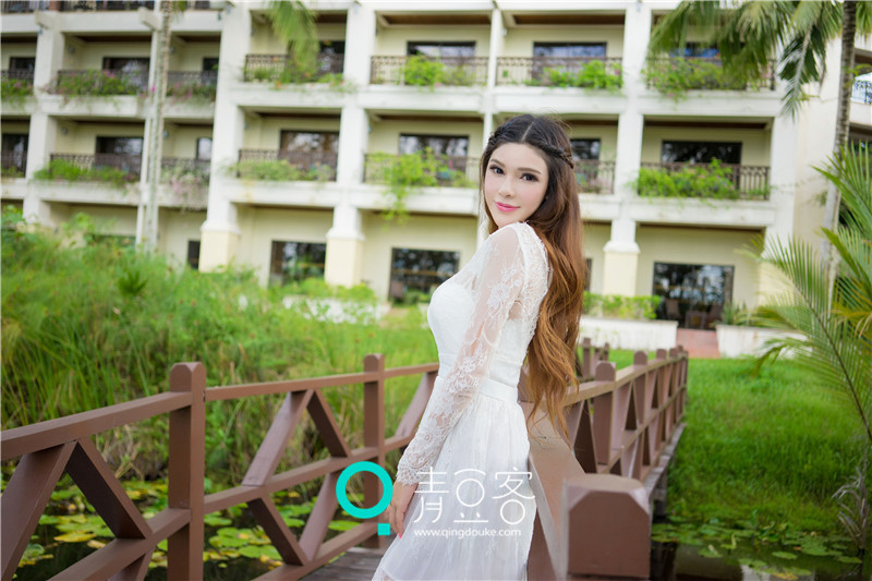 穿白裙子的美女图片美模宛恩纯美白裙写真天使的面庞魔鬼的身材