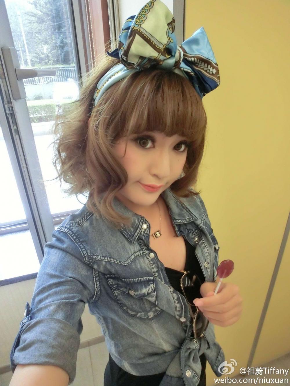 偷看美女换内衣