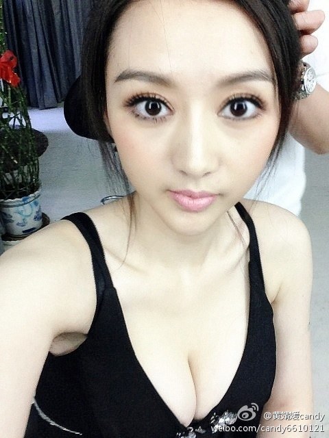 长发短裙美女生活照