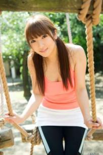 Graphis系列：神咲詩織 Shiori Kamisaki 活力户外运动装与居家私房内衣大尺度写真精选