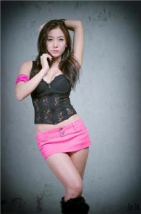 韩国美女车模韩智恩写真图片