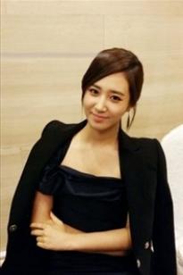 权侑莉