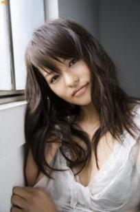 芳贺优里亚