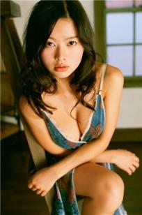 吉野纱香 引人注目的冷艳御姐美人