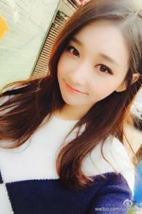 弈思月