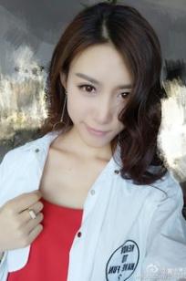 黄依灵
