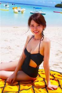 C CHANNEL当红博主爱美美妆私房照