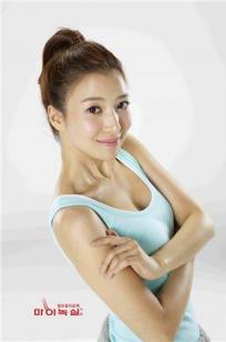 韩国气质美女尹世雅写真美图