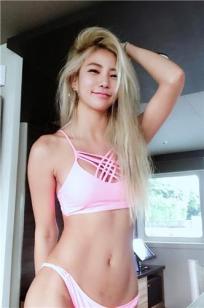 韩国举牌女郎Lee Bom Yi非主流私房照