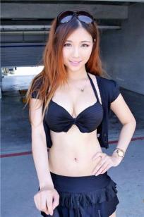 台南车模陈姿含 香车美人就是这样