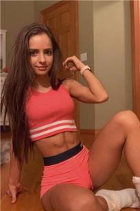 搓衣板美女「Danusia Draghici」